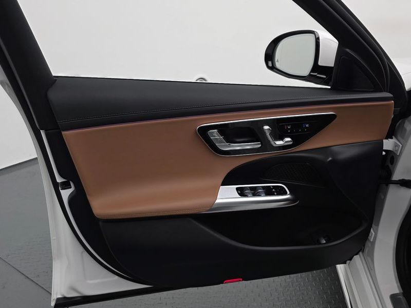 2026 Mercedes-Benz E-Class E200 AMG Line photo 24