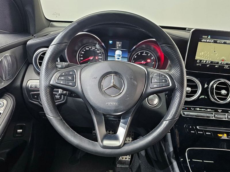 2019 Mercedes-Benz C-Class GLC300 4MATIC AMG Line Coupe photo 13