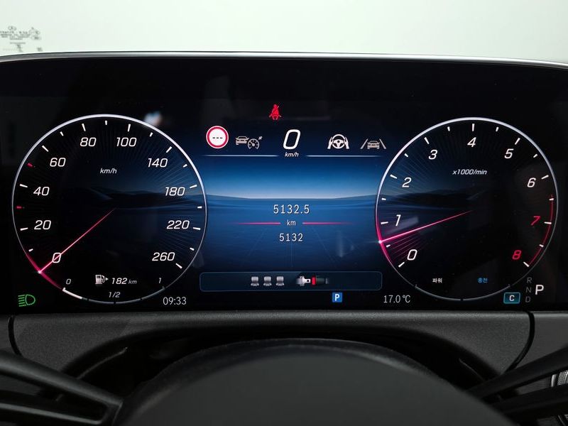 2026 Mercedes-Benz E-Class E200 AMG Line photo 8