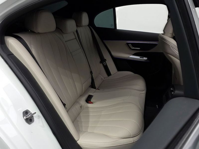 2026 Mercedes-Benz E-Class E200 AMG Line photo 11