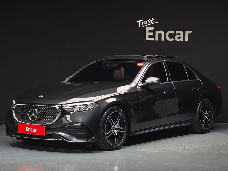 2026 Mercedes-Benz E-Class E200 AMG Line photo 1