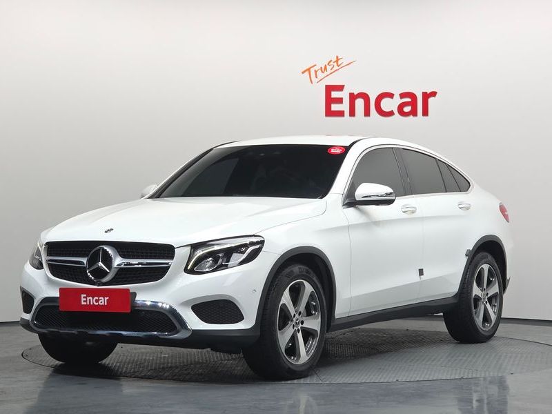 2019 Mercedes-Benz C-Class GCL300 4MATIC Coupe photo 1