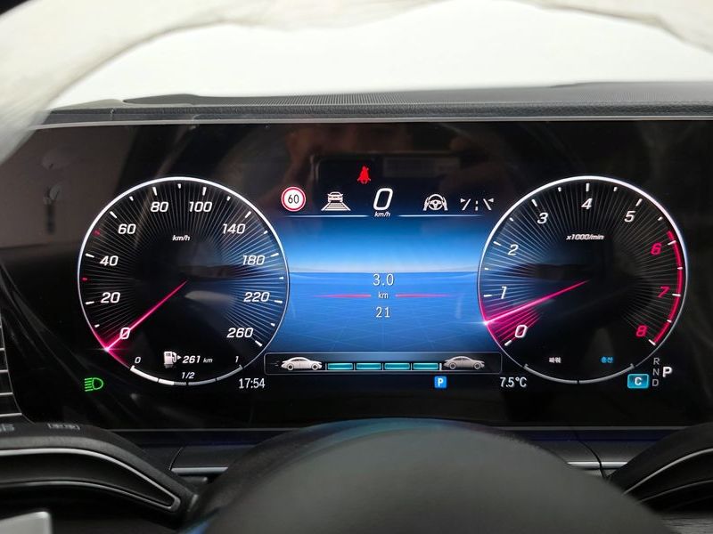 2025 Mercedes-Benz E-Class GLE450 4MATIC AMG Line photo 8
