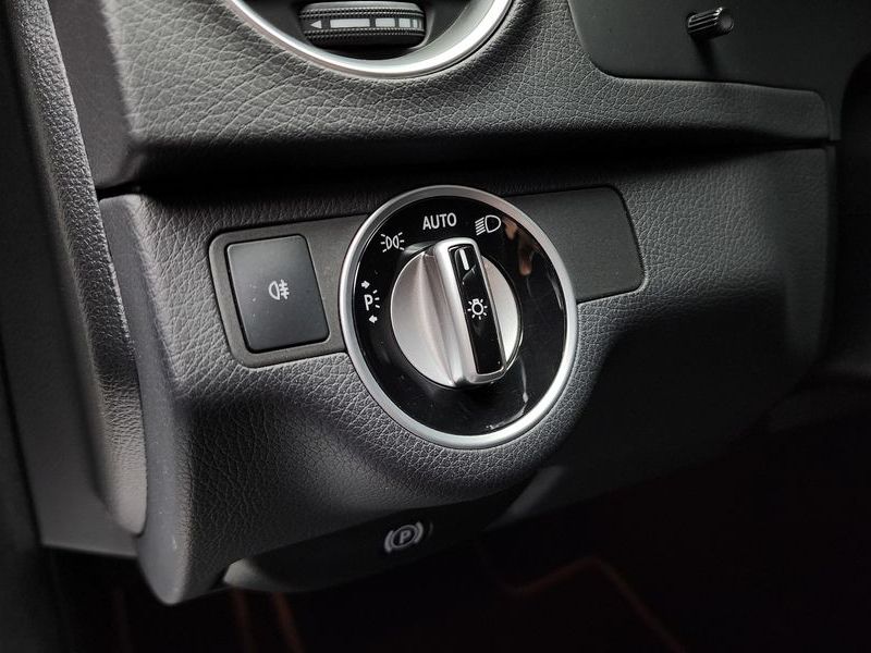 2014 Mercedes-Benz C-Class C220 CDI 4MATIC Edition C photo 19