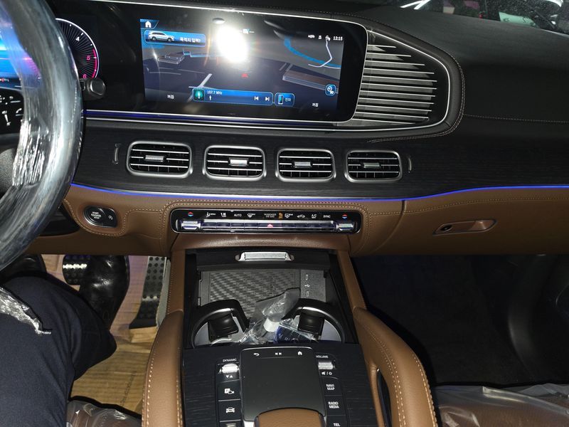 2025 Mercedes-Benz S-Class GLS450d 4MATIC photo 7