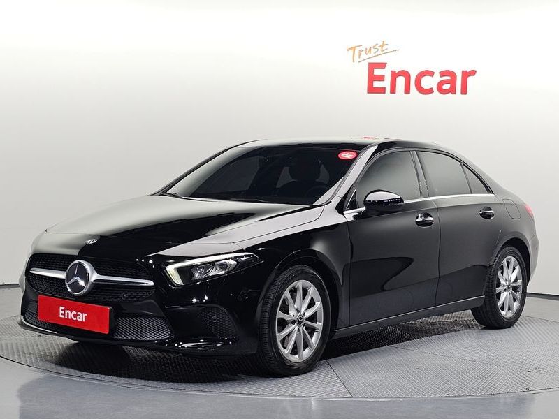 2020 Mercedes-Benz A-Class A220 Sedan photo 1