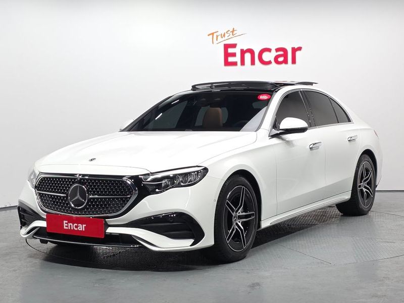 2026 Mercedes-Benz E-Class E200 AMG Line photo 1