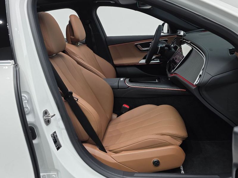 2026 Mercedes-Benz E-Class E200 AMG Line photo 11