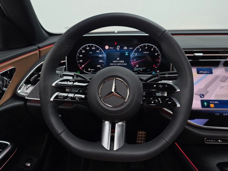 2026 Mercedes-Benz E-Class E200 AMG Line photo 13