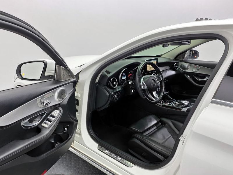 2015 Mercedes-Benz C-Class C220 BlueTEC Avantgarde photo 10