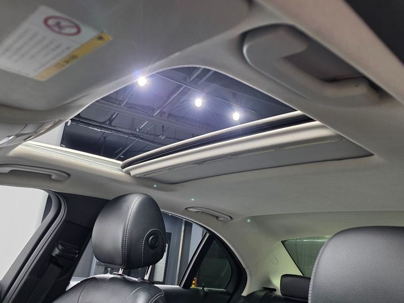 2015 Mercedes-Benz C-Class C220 BlueTEC Avantgarde photo 19