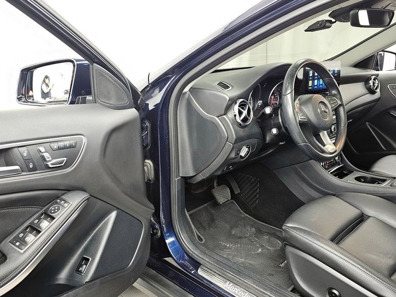 2018 Mercedes-Benz A-Class GLA220 photo 10