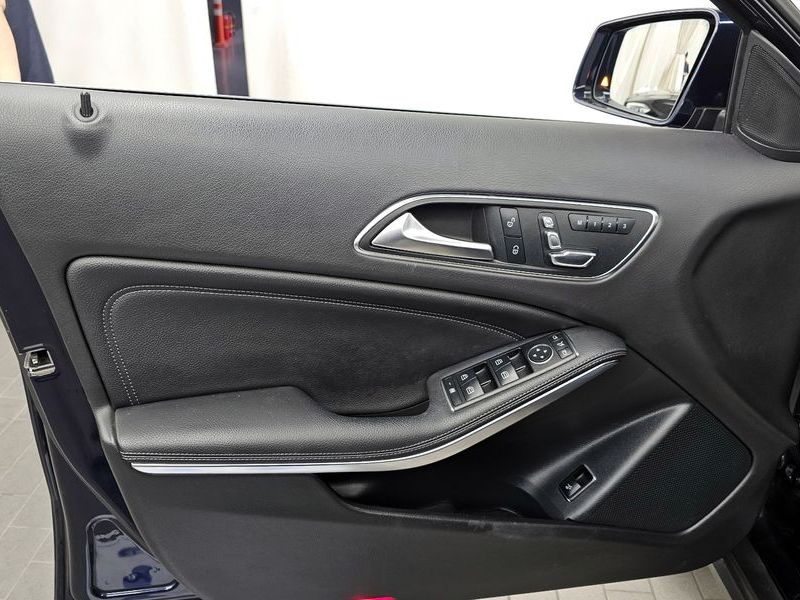 2018 Mercedes-Benz A-Class GLA220 photo 24