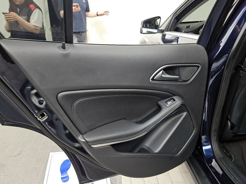 2018 Mercedes-Benz A-Class GLA220 photo 25