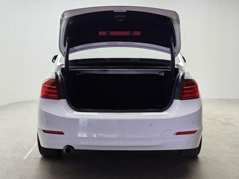 2014 BMW 3 Series 320d photo 20