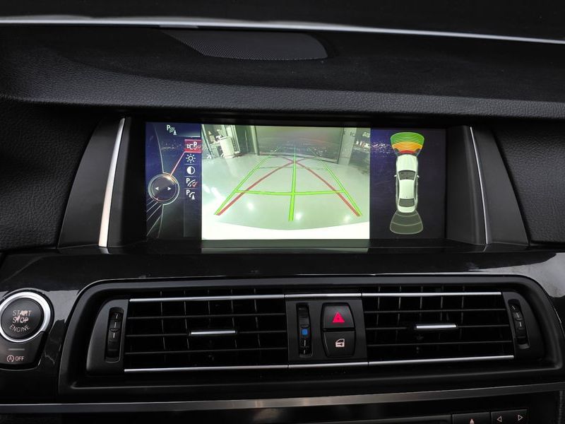 2014 BMW 5 Series 520d xDrive photo 15