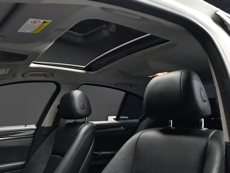 2014 BMW 5 Series 520d xDrive photo 17
