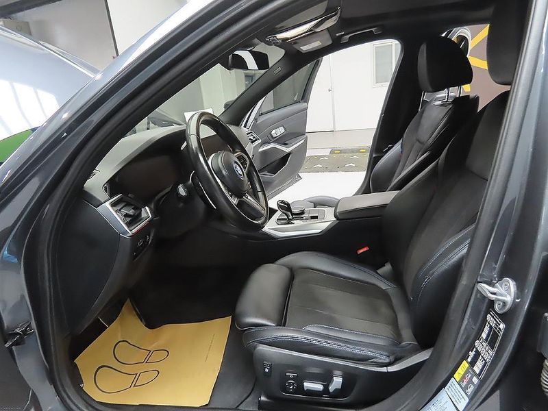 2022 BMW 3 Series 320e M Sports photo 7