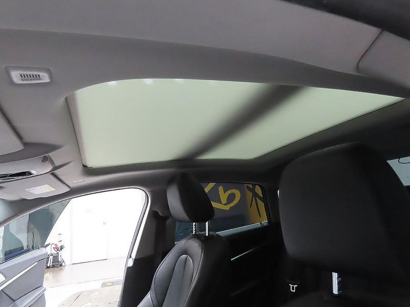 2021 BMW 2 Series 220i Advantage photo 16