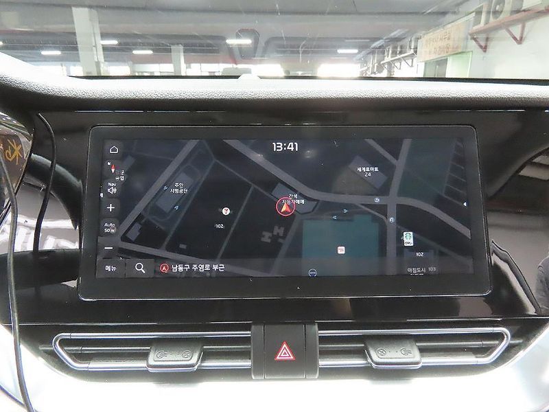 2015 BMW 5 Series 520d photo 17
