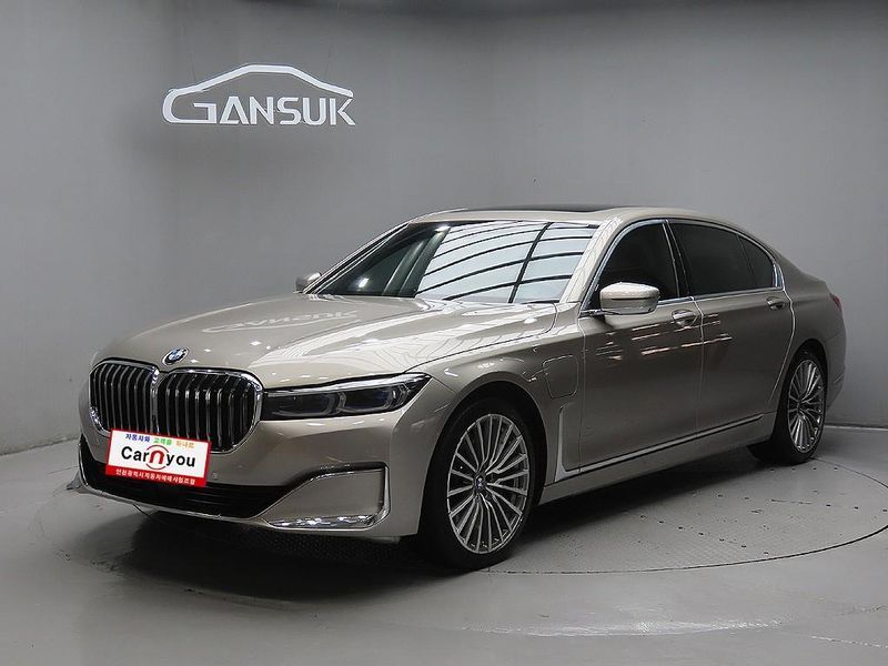 2021 BMW 7 Series 745Le iPerformance Design Pure Excellence photo 1