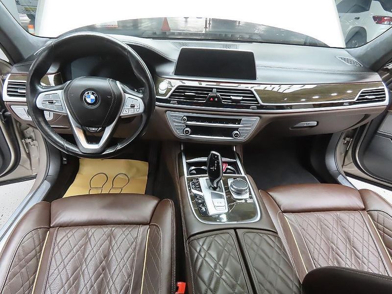 2021 BMW 7 Series 745Le iPerformance Design Pure Excellence photo 9
