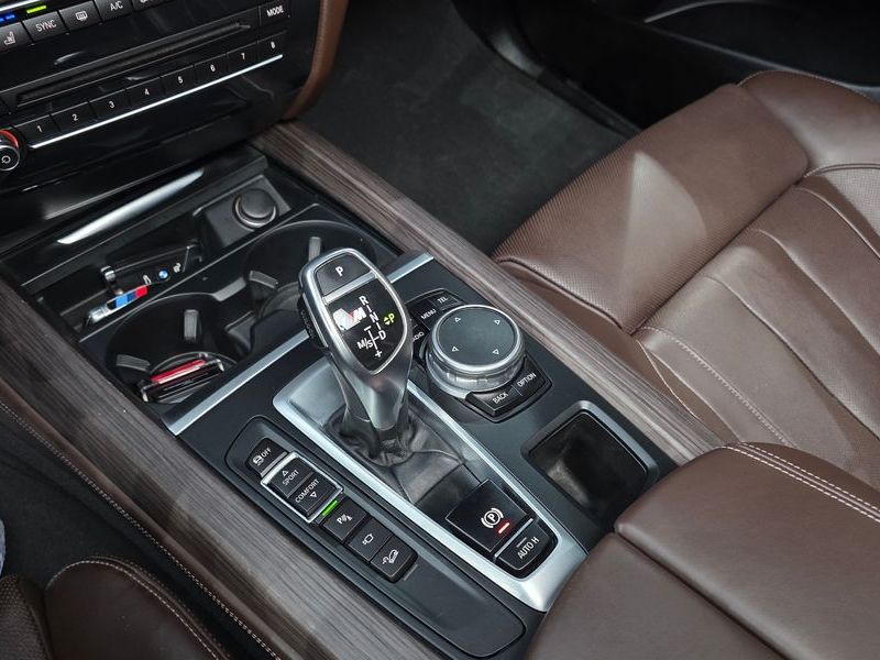 2015 BMW X5 xDrive M50d photo 9