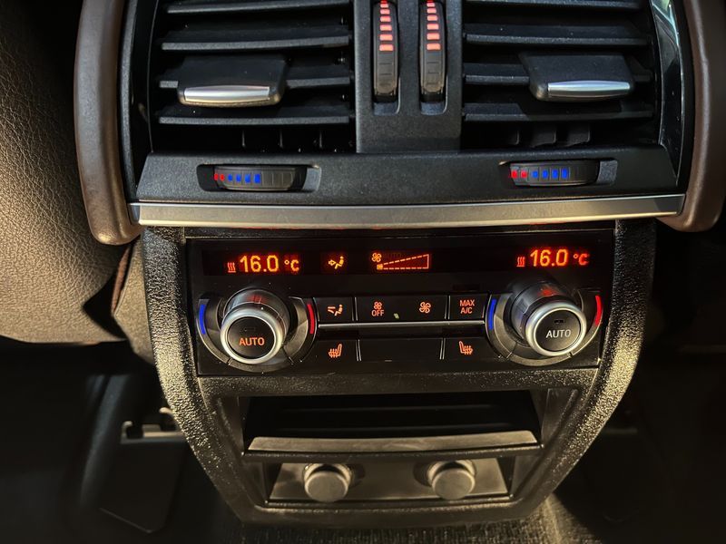 2015 BMW X5 xDrive M50d photo 18