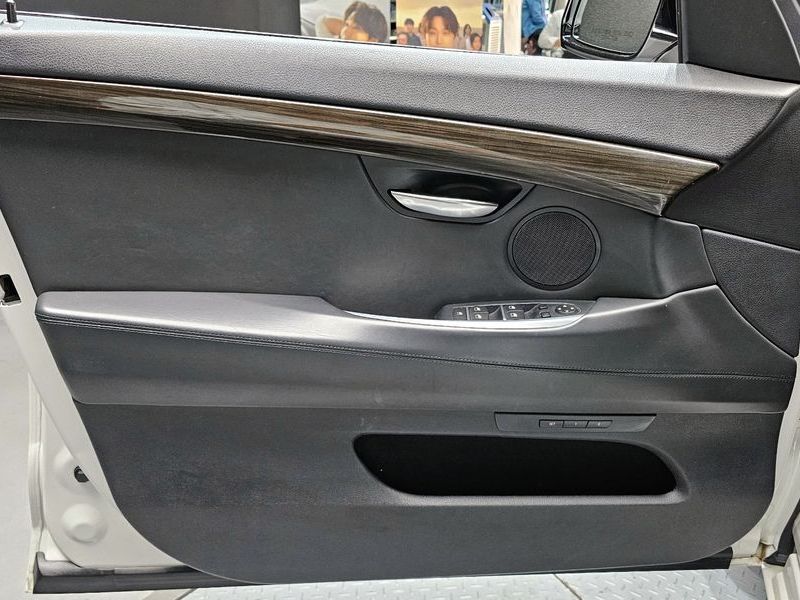 2017 BMW 5 Series GT ED Edition photo 24