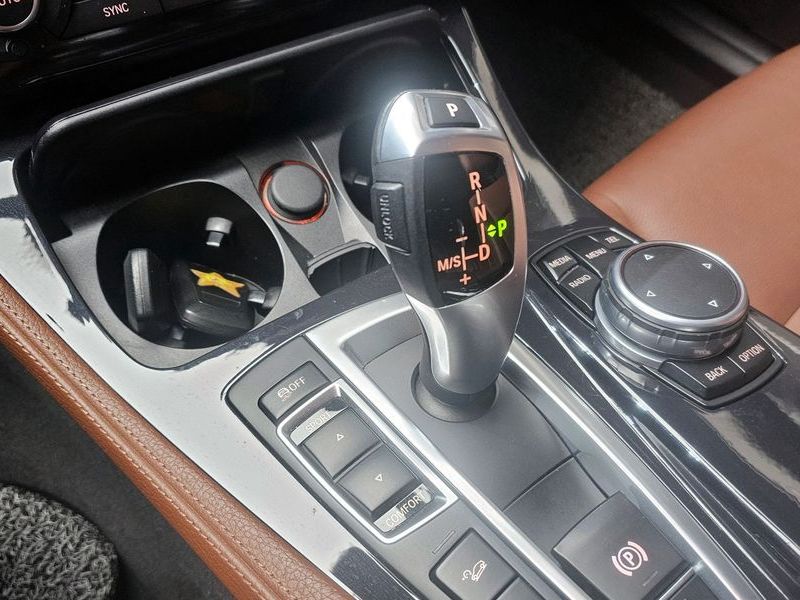 2016 BMW 5 Series 520d xDrive M Aero Dynamic photo 9