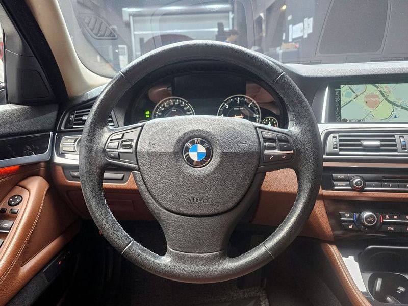 2016 BMW 5 Series 520d xDrive M Aero Dynamic photo 14