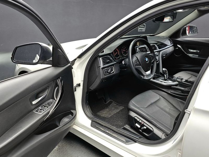 2018 BMW 3 Series 320d photo 10