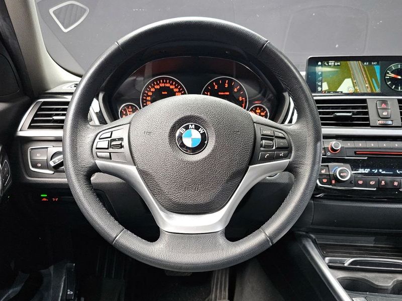 2018 BMW 3 Series 320d photo 12