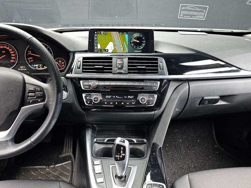 2018 BMW 3 Series 320d photo 13