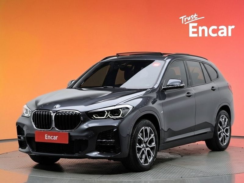 2022 BMW X1 xDrive 20i M Sport photo 1