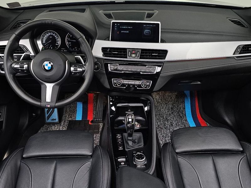 2022 BMW X1 xDrive 20i M Sport photo 7