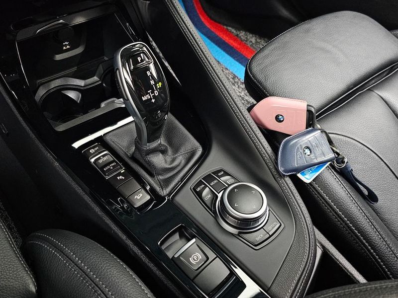 2022 BMW X1 xDrive 20i M Sport photo 9