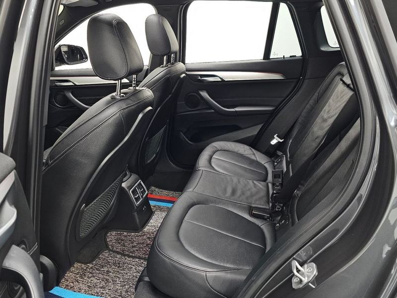 2022 BMW X1 xDrive 20i M Sport photo 12