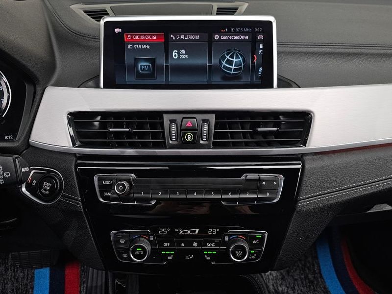 2022 BMW X1 xDrive 20i M Sport photo 14