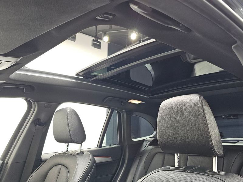 2022 BMW X1 xDrive 20i M Sport photo 20