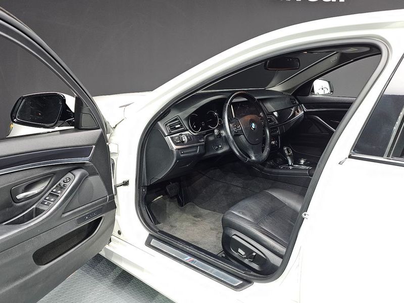 2016 BMW 5 Series 520d M Aero Dynamic photo 10