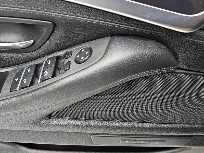 2016 BMW 5 Series 520d M Aero Dynamic photo 12