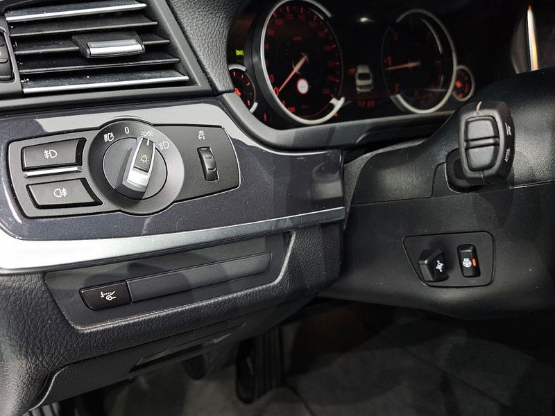 2016 BMW 5 Series 520d M Aero Dynamic photo 13