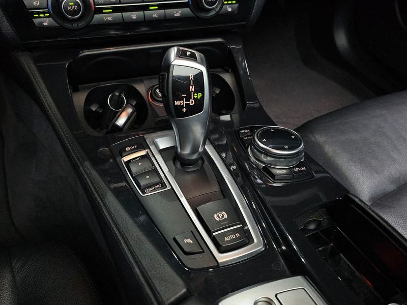 2014 BMW 5 Series 520d photo 9