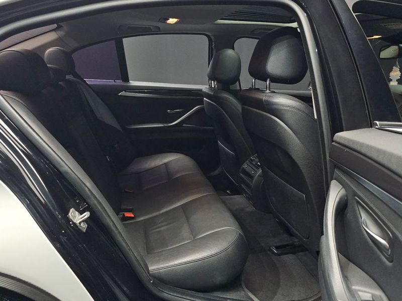 2014 BMW 5 Series 520d photo 12