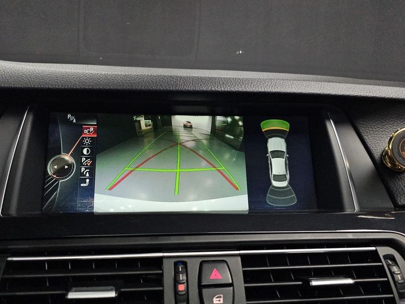 2014 BMW 5 Series 520d photo 15
