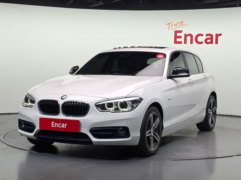 2017 BMW 1 Series 118d Sport 5Door photo 1