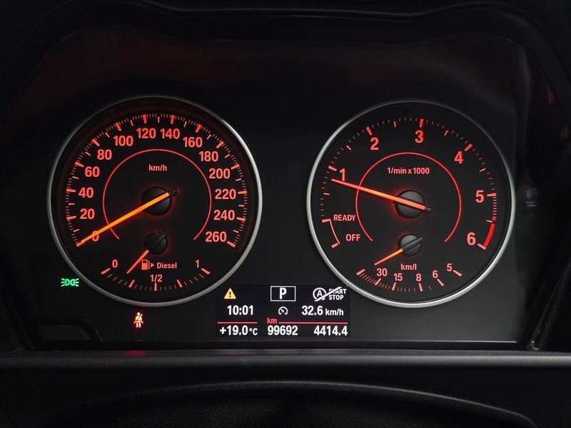 2017 BMW 1 Series 118d Sport 5Door photo 8