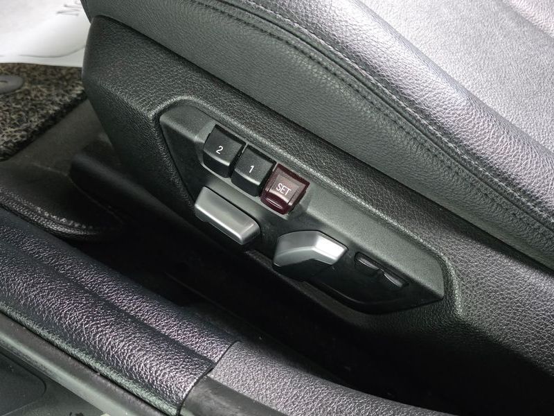 2017 BMW 1 Series 118d Sport 5Door photo 16