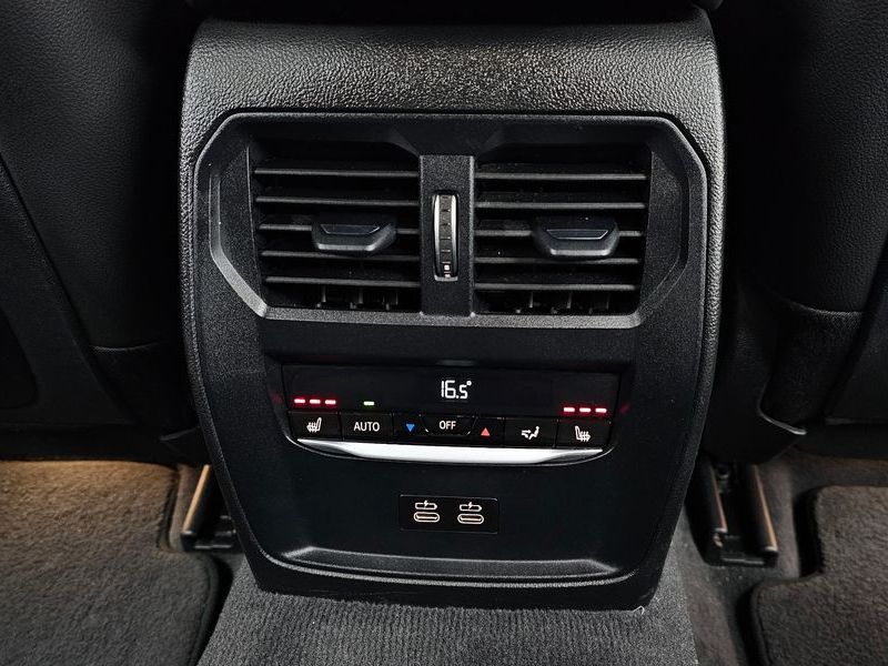 2021 BMW 3 Series 320i Luxury photo 18
